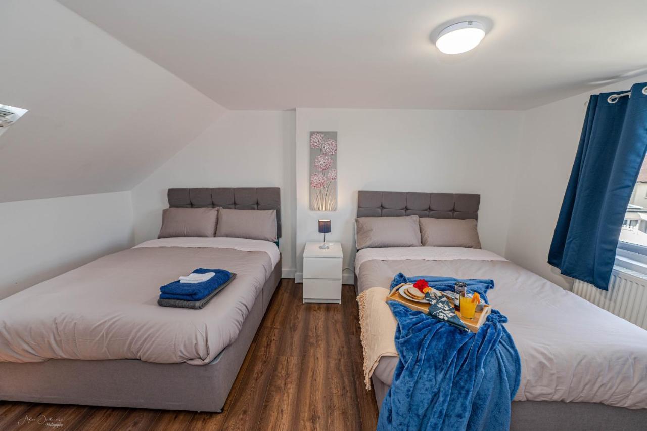 4 Bedrooms,2 Bathrooms House With Free Parking بلمستيد المظهر الخارجي الصورة